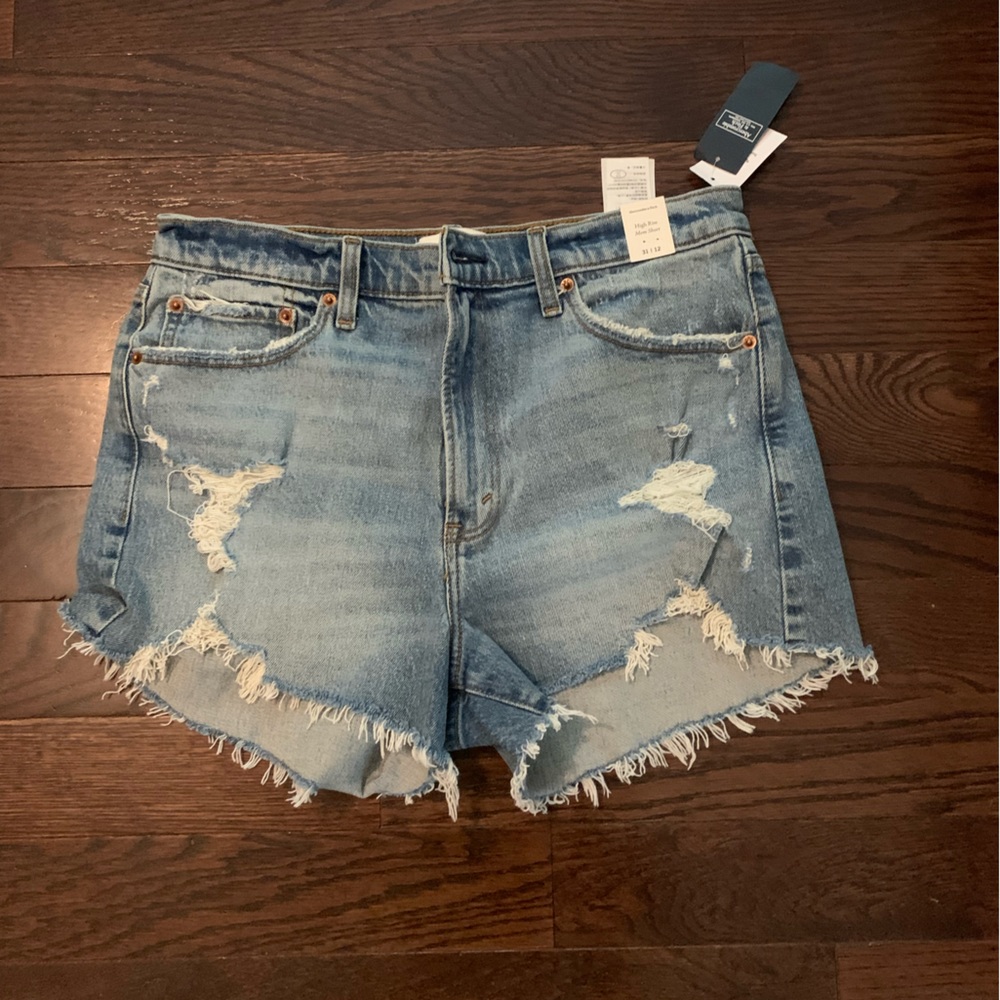 BRAND NEW Abercrombie and Fitch mom shorts